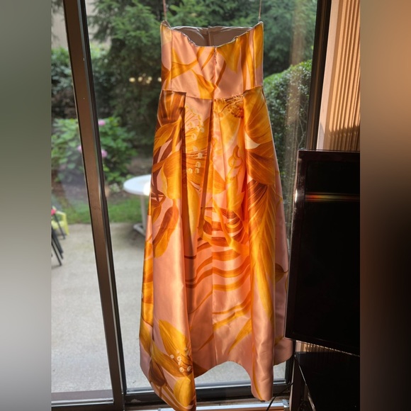 Dennis Basso Handmade in New York City Gown. New. - Picture 7 of 16